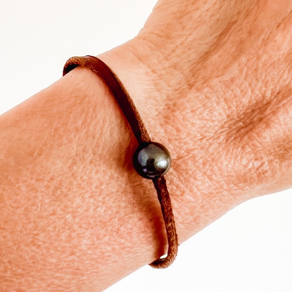 Bohemian Brown Suede Bracelet with Pearlized Bead